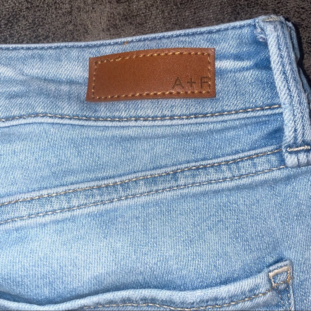 Sold- Abercrombie & Fitch Harper Ankle Jeans - Picture 5 of 8